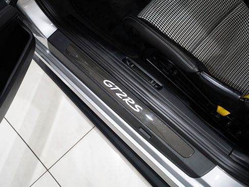 Used 2018 Porsche 911 GT2 RS image 7