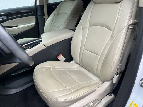 Used 2019 Buick Enclave Essence FWD image 18