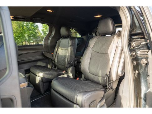 Used 2025 Toyota Sienna Platinum AWD/4WD image 13