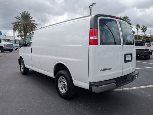Used 2023 Chevrolet Express 2500 w/ Driver Convenience Package image 7