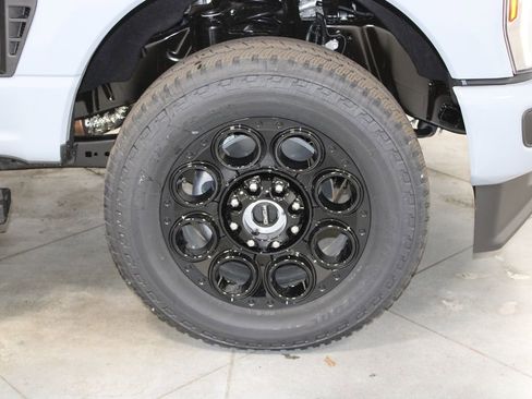 New 2026 Ford F250 Lariat w/ Black Appearance Package image 13