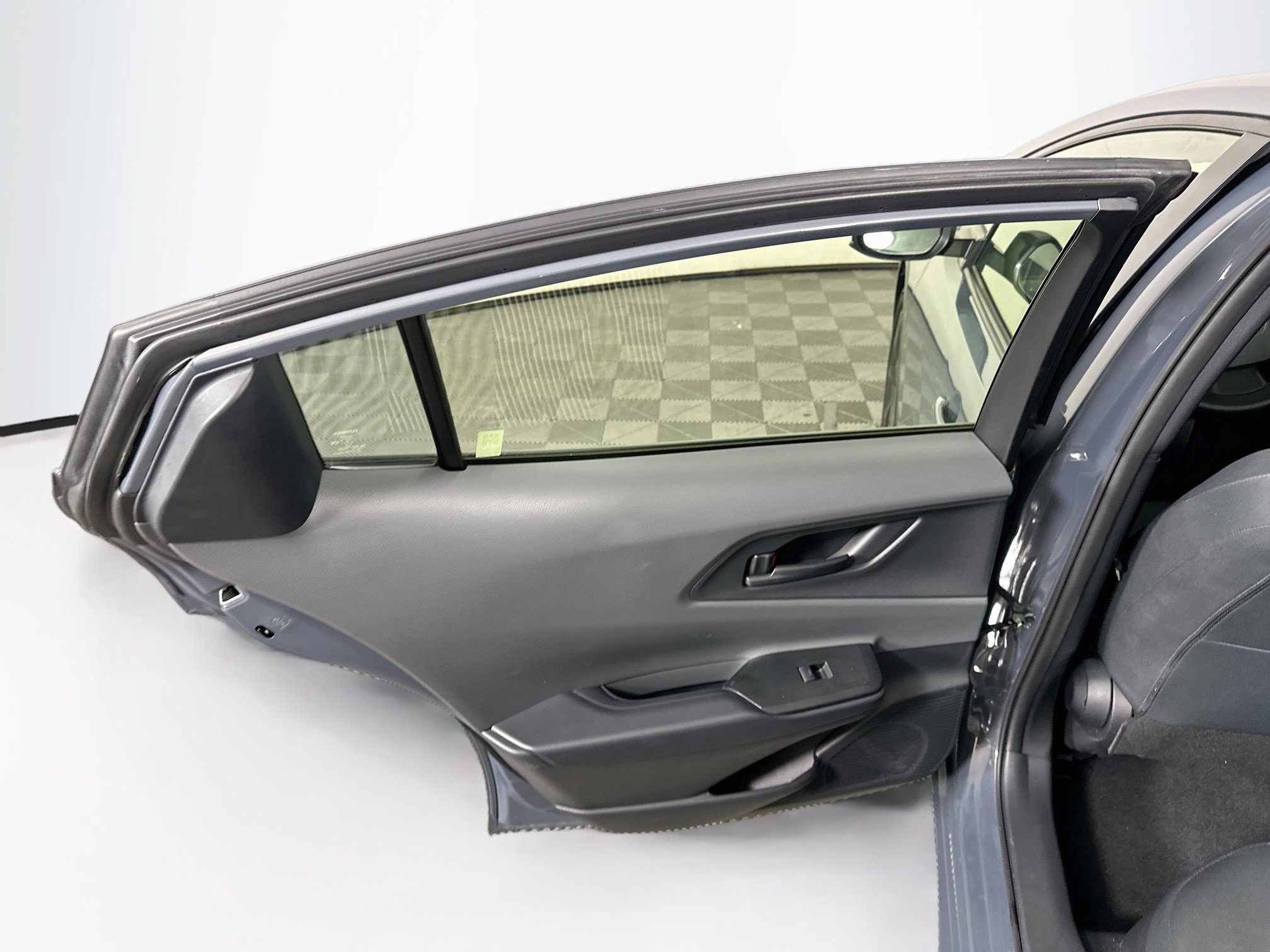 Used 2025 Toyota Prius LE FWD image 26