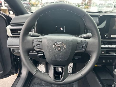 Used 2026 Toyota Camry Hybrid image 18