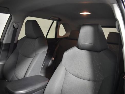 Used 2021 Toyota RAV4 XLE w/ XLE Grade Weather Package image 10