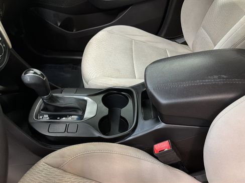 Used 2014 Hyundai Santa Fe Sport FWD image 25
