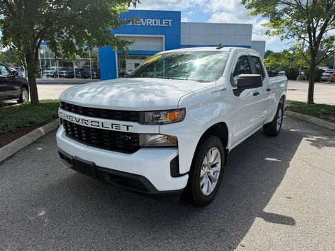 Used 2019 Chevrolet Silverado 1500 Custom w/ Custom Value Package AWD/4WD image 9
