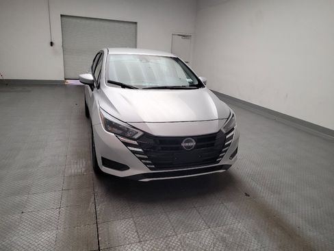 Used 2025 Nissan Versa SV FWD image 14