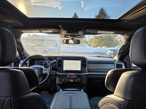 Used 2025 Ford F250 Platinum image 10