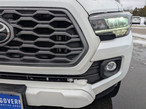 Used 2023 Toyota Tacoma TRD Sport image 11
