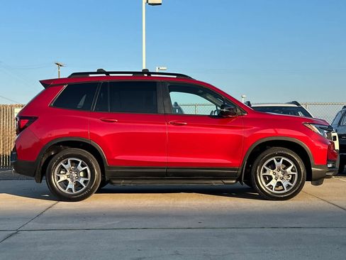 Used 2023 Honda Passport TrailSport image 2