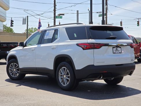 Used 2023 Chevrolet Traverse LT FWD image 23