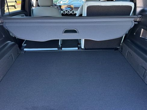 New 2026 Mercedes-Benz GLB 250 image 36