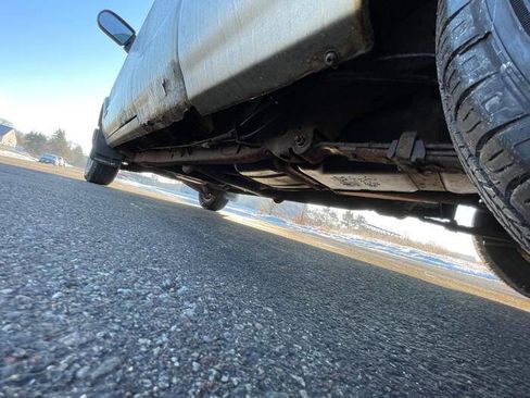 Used 2001 Chevrolet S10 Pickup LS w/ Preferred Equipment Group image 13