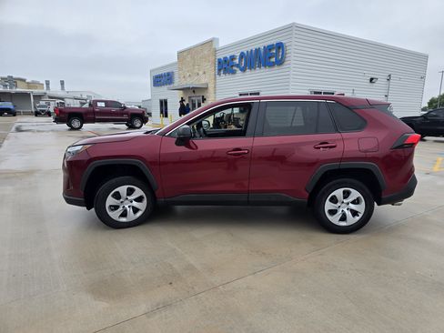 Used 2024 Toyota RAV4 LE AWD/4WD image 6