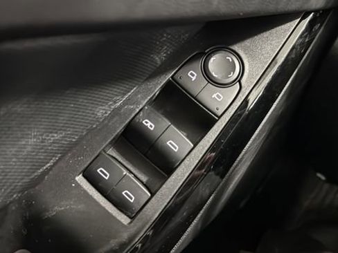 Used 2025 Chevrolet Equinox LT image 24