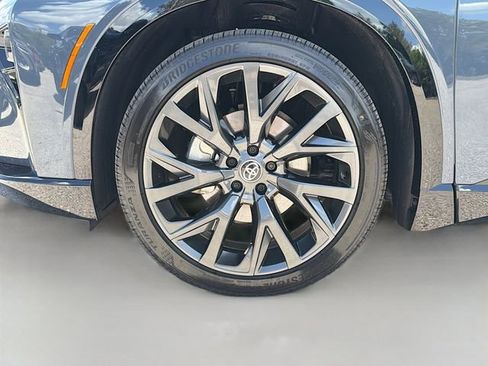 Used 2026 Toyota Crown Signia w/ Advanced Technology Package image 43