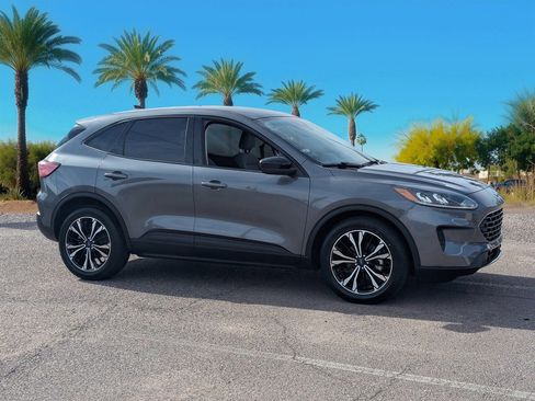 Used 2021 Ford Escape SE w/ SE Sport Appearance Package image 7