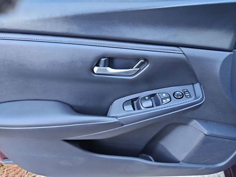 Used 2024 Nissan Sentra SV image 24