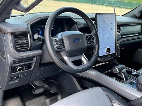 Used 2024 Ford F150 Lightning Lariat image 17