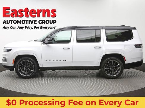 Used 2025 Jeep Grand Wagoneer Series III w/ Rear Seat Video Group 1 AWD/4WD image 65
