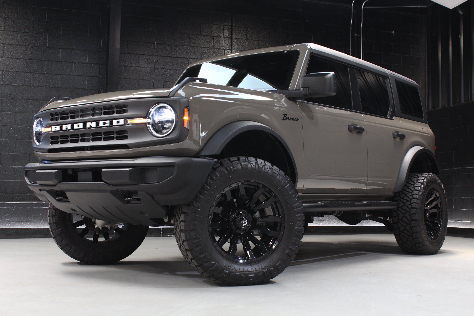 Used 2025 Ford Bronco 4-Door AWD/4WD image 18