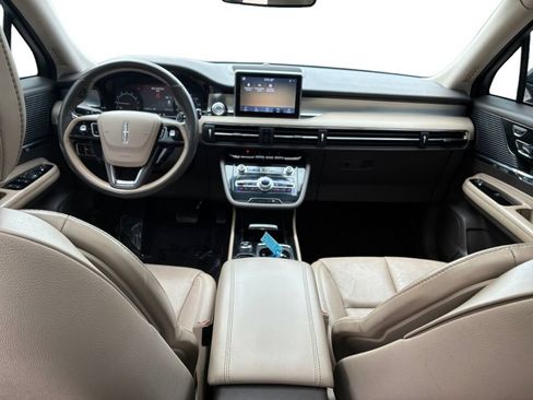 Used 2020 Lincoln Corsair FWD w/ Premium Package image 23