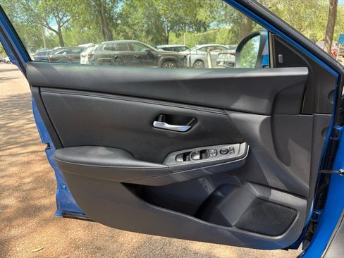 Used 2025 Nissan Sentra SV FWD image 18