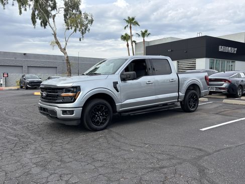 Used 2024 Ford F150 XLT w/ XLT Black Appearance Package RWD image 6
