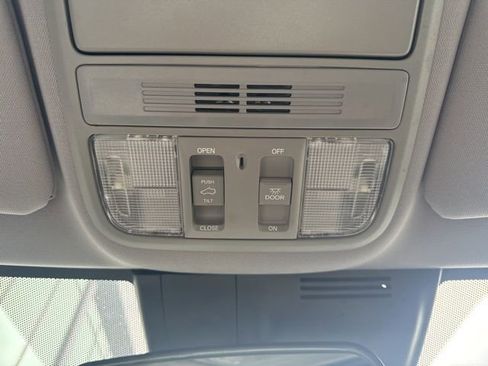 Used 2017 Honda CR-V EX image 16