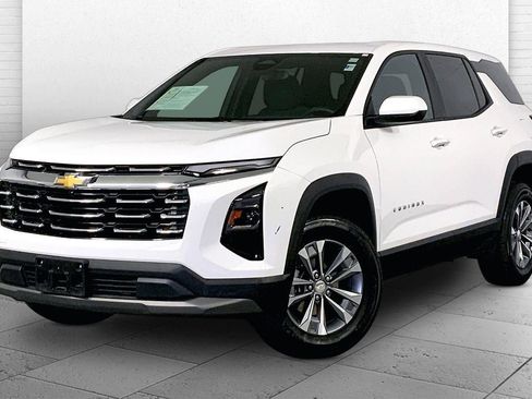 Used 2025 Chevrolet Equinox LT image 12