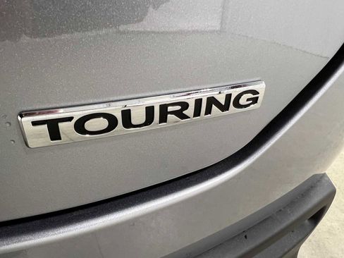 New 2025 Honda Pilot Touring image 7