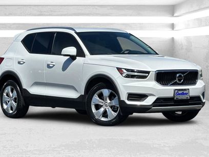 Certified 2022 Volvo XC40 T5 Momentum