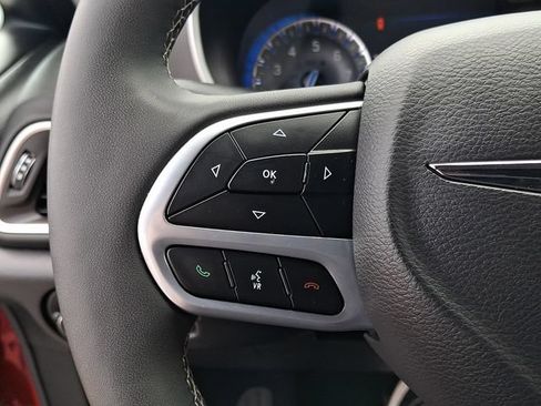 Used 2025 Chrysler Pacifica Select FWD image 22