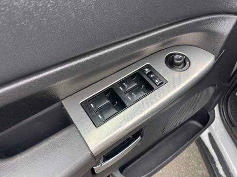 Used 2010 Jeep Grand Cherokee Laredo image 13