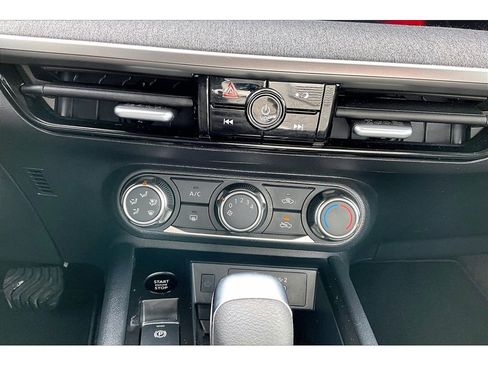 Used 2025 Nissan Kicks SV image 26