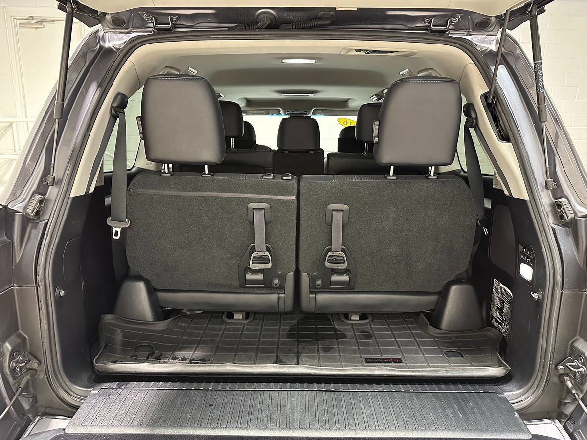 Used 2016 Lexus LX 570 4WD w/ Luxury Package image 10