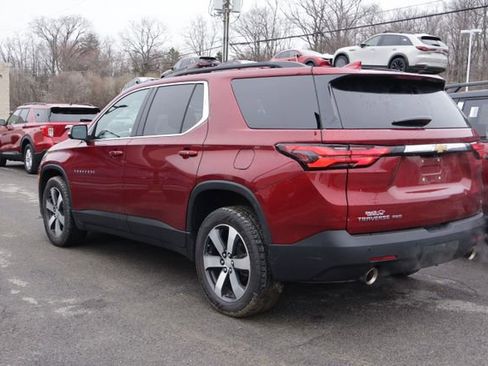 Used 2022 Chevrolet Traverse LT w/ LT Premium Package image 4