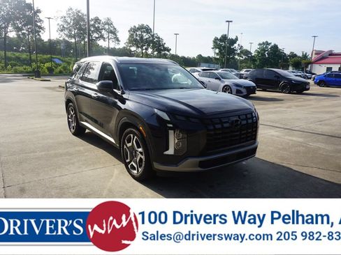 Used 2023 Hyundai Palisade Limited w/ Cargo Package FWD image 1