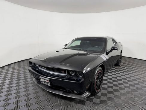 Used 2012 Dodge Challenger R/T RWD image 3