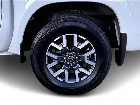 Used 2024 Nissan Frontier SL w/ Technology Package image 33