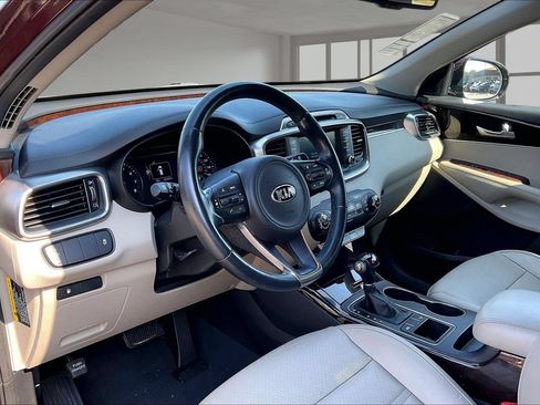 Used 2017 Kia Sorento EX FWD image 17