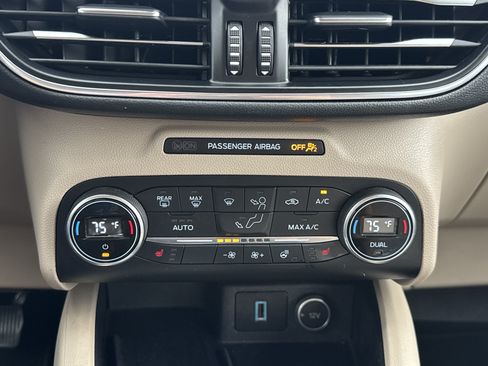 Used 2020 Ford Escape Titanium AWD/4WD image 20
