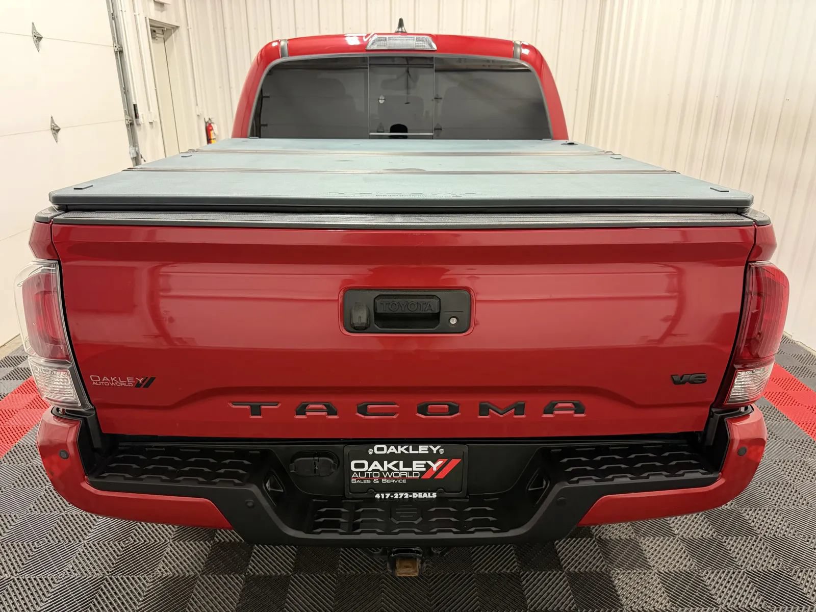 Used 2021 Toyota Tacoma TRD Off-Road w/ Technology Package AWD/4WD image 3