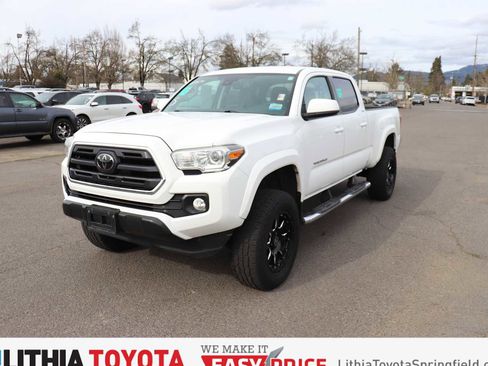 Certified 2019 Toyota Tacoma SR5 image 1
