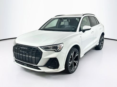 Used 2023 Audi Q3 2.0T Premium Plus w/ Premium Plus Package AWD/4WD image 3