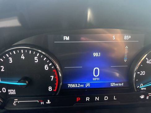 Used 2024 Ford Explorer XLT image 13