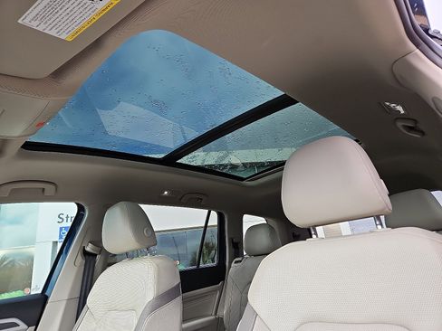 Certified 2023 Volkswagen Atlas SEL Premium image 12