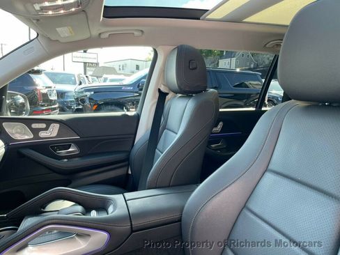 Used 2023 Mercedes-Benz GLS 450 4MATIC image 10