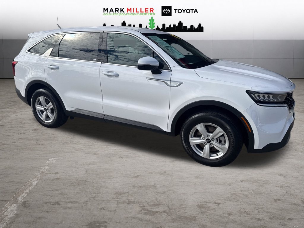 Used 2023 Kia Sorento LX AWD/4WD image 8
