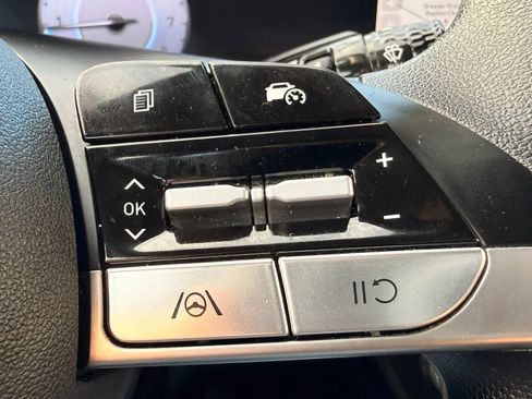 Used 2024 Hyundai Elantra SEL FWD image 20